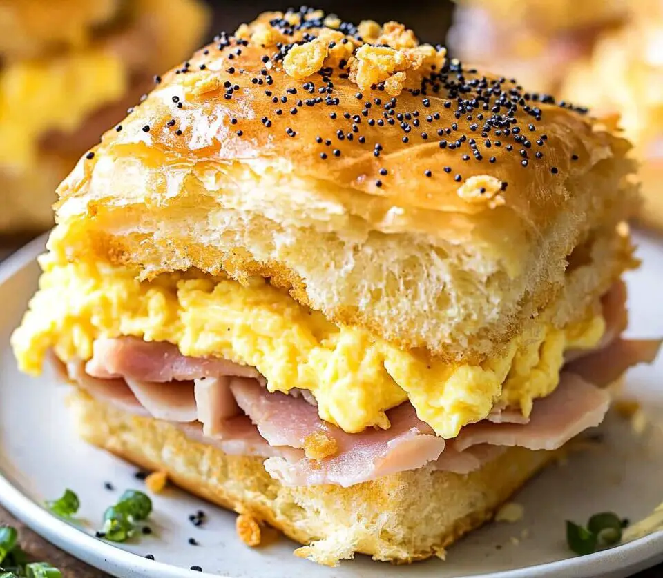 Hawaiian Roll Breakfast Sliders